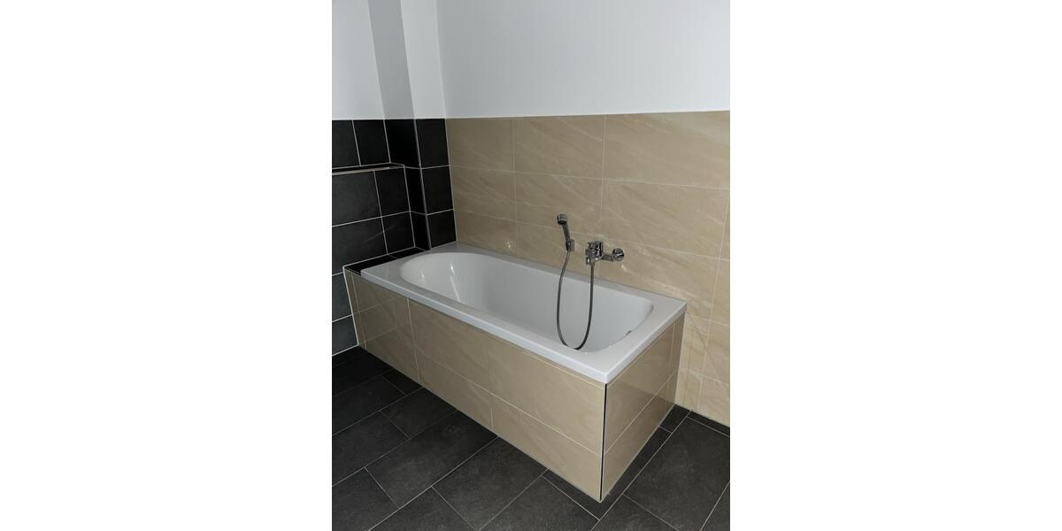 Etagenwohnung Crimmitschau - 3 Zimmer, 108 m&sup2;, 650&euro; | Angebot:24802720