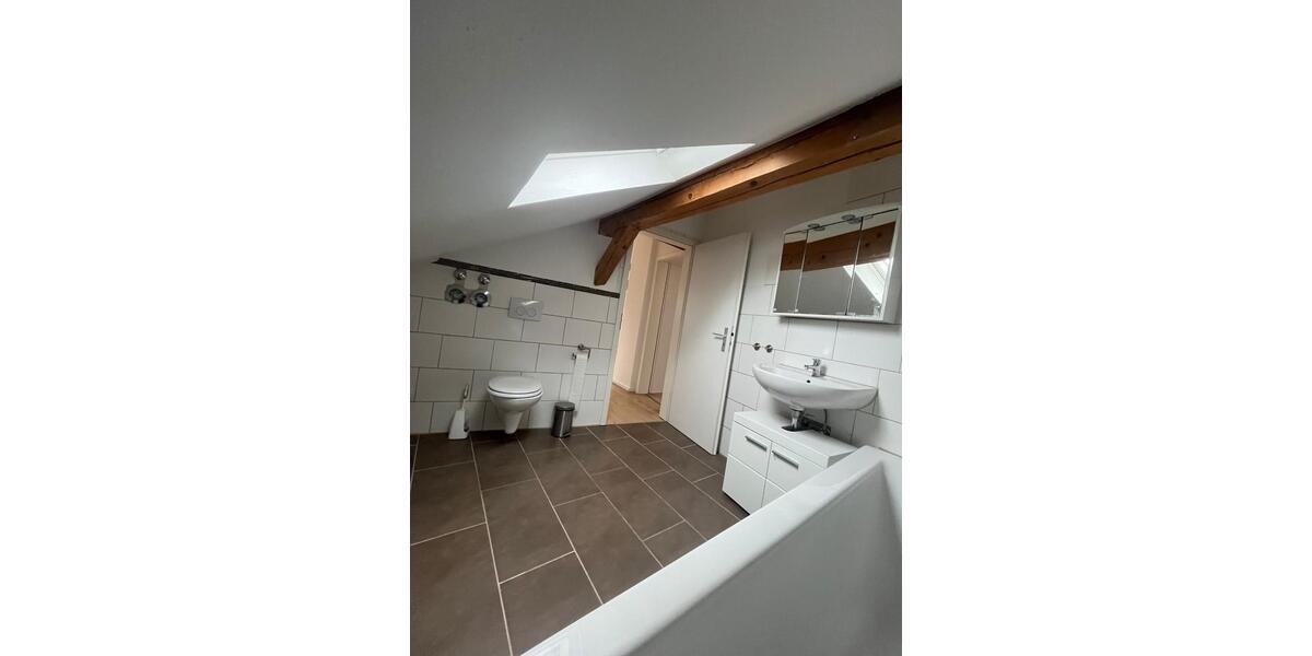 Dachgeschoßwohnung Marburg Marbach - 1 Zimmer, 35 m&sup2;, 599&euro; | Angebot:26145411
