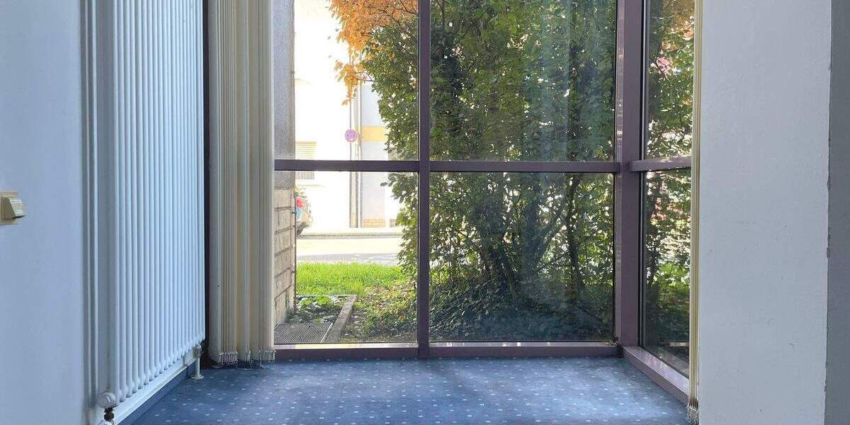 Gewerbeobjekt Bamberg Gereuth - 8 Zimmer, 338 m&sup2;, 2.960&euro; | Angebot:25734006