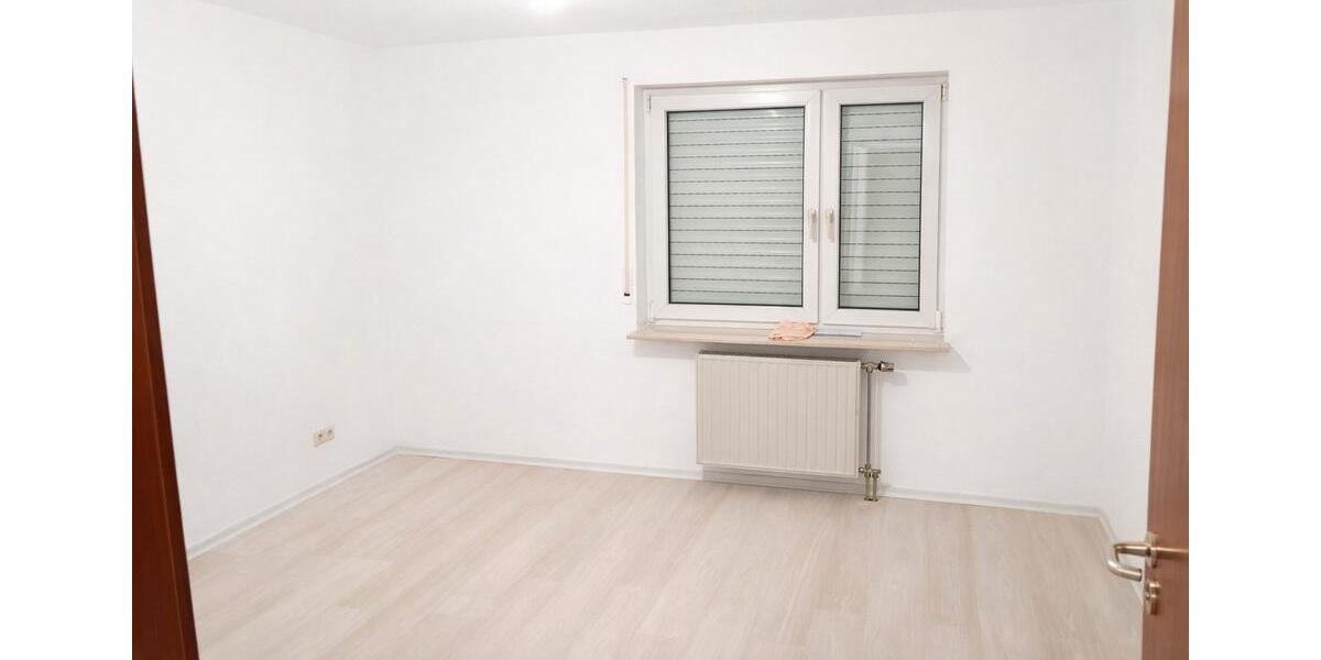 Etagenwohnung Rastatt - 3.5 Zimmer, 90 m&sup2;, 1.000&euro; | Angebot:26253154