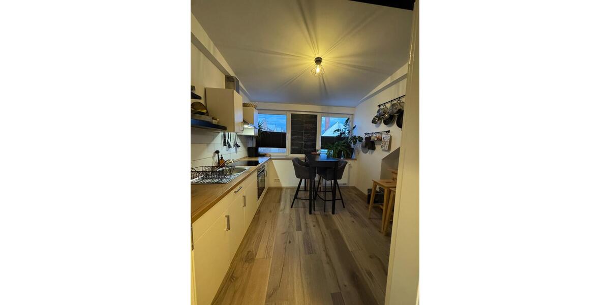 Möblierte Mietwohnung (4. Obergeschoss ohne Fahrstuhl) 2 zimmer