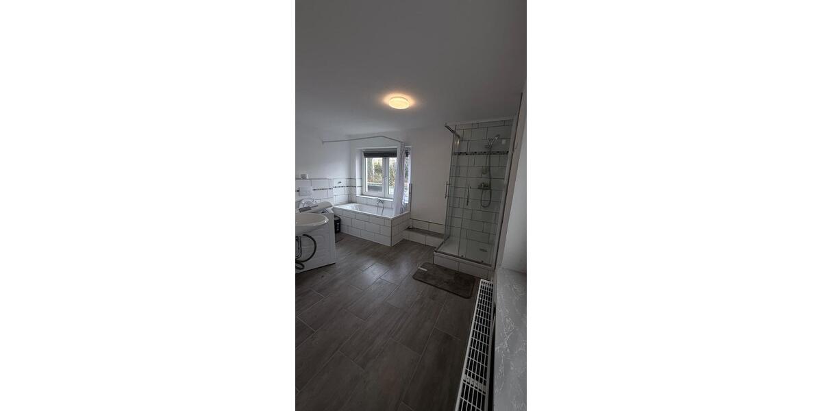 Wohnen auf Zeit Helmbrechts - 3 Zimmer, 100 m&sup2;, 25&euro; | Angebot:23566853