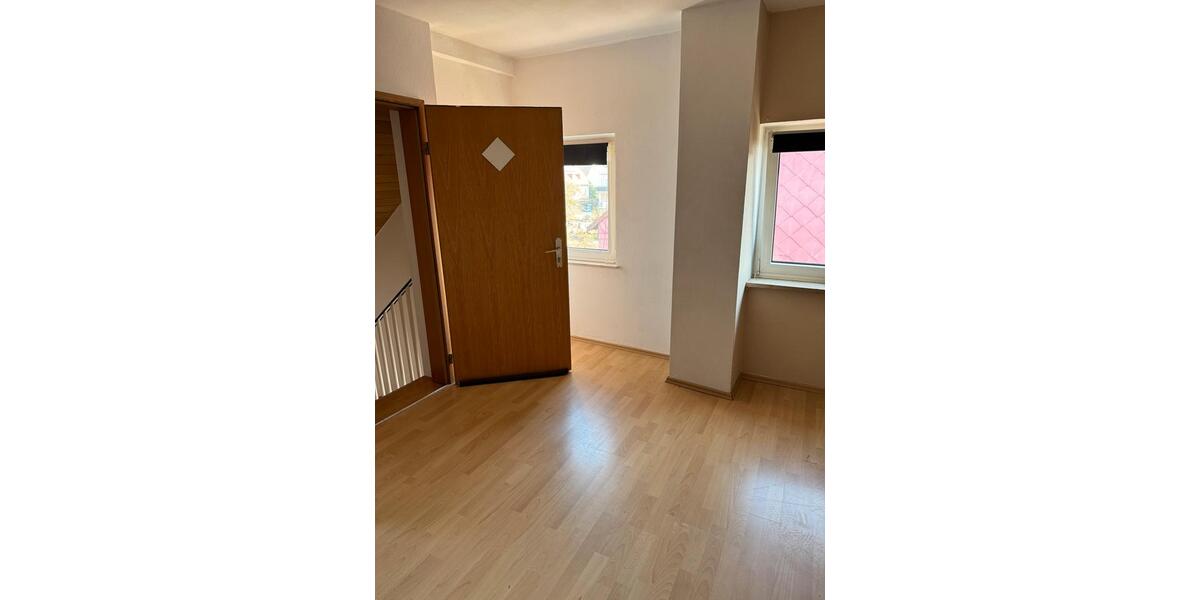 Dachgeschoßwohnung Nalbach - 2 Zimmer, 60 m&sup2;, 800&euro; | Angebot:26169570