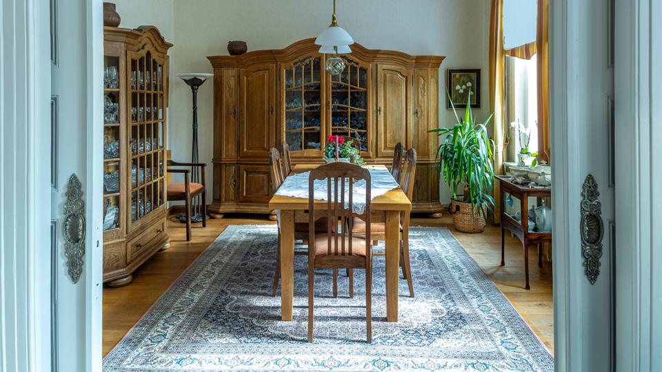 Saniertes, denkmalgeschütztes Wohnhaus mit Garten, Nebengebäuden u. Garage im Herzen von Wiefelstede 8 zimmer