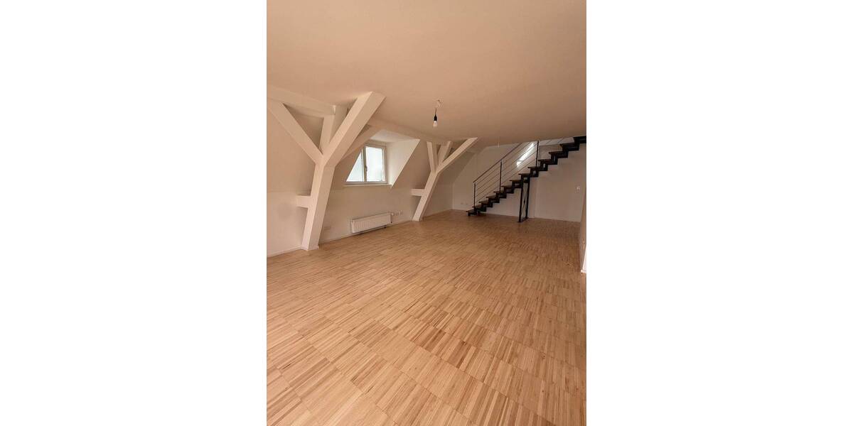 Etagenwohnung Stuttgart Mitte - 6 Zimmer, 176 m&sup2;, 3.800&euro; | Angebot:26476054