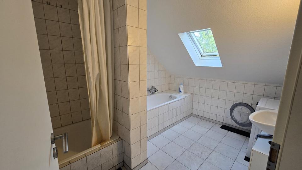 Wohnen auf Zeit Krefeld - 6 Zimmer, 150 m&sup2;, 600&euro; | Angebot:25550414