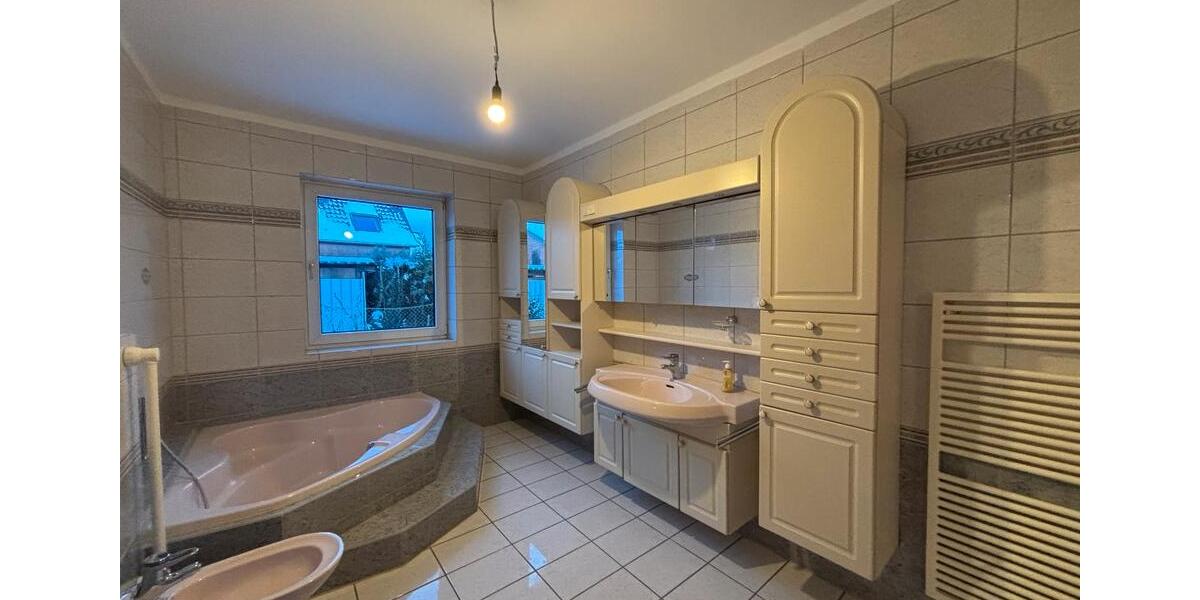 Erdgeschoßwohnung Isenbüttel - 4 Zimmer, 145 m&sup2;, 1.280&euro; | Angebot:26569035