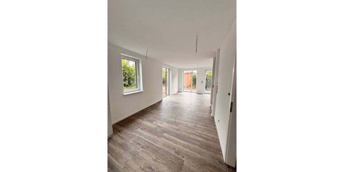 Reihenmittelhaus Bad Segeberg - 5 Zimmer, 104 m&sup2;, 1.700&euro; | Angebot:25743127