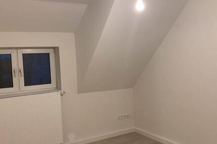 Renovierte 4-Raum Dachgeschosswohnung in Bad Arolsen zimmer