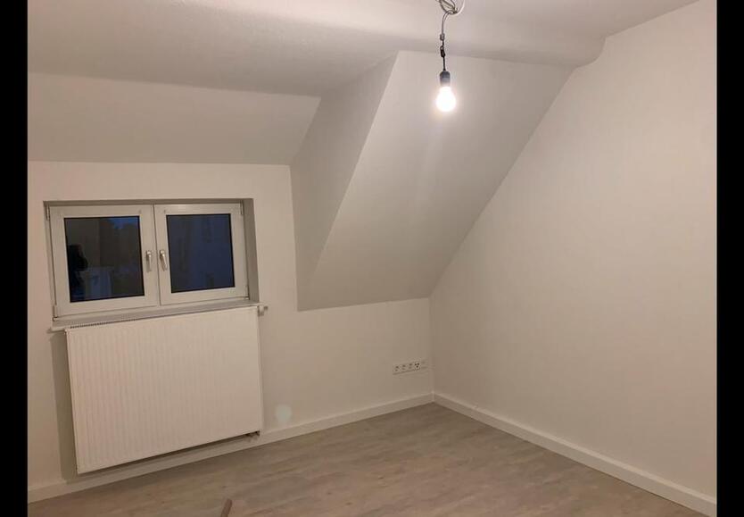 Renovierte 4-Raum Dachgeschosswohnung in Bad Arolsen zimmer