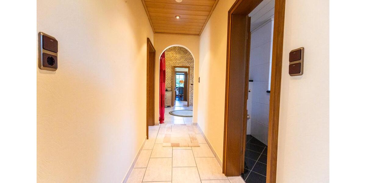 Einfamilienhaus Aurich - 4 Zimmer, 146 m&sup2;, 1.450&euro; | Angebot:24813077