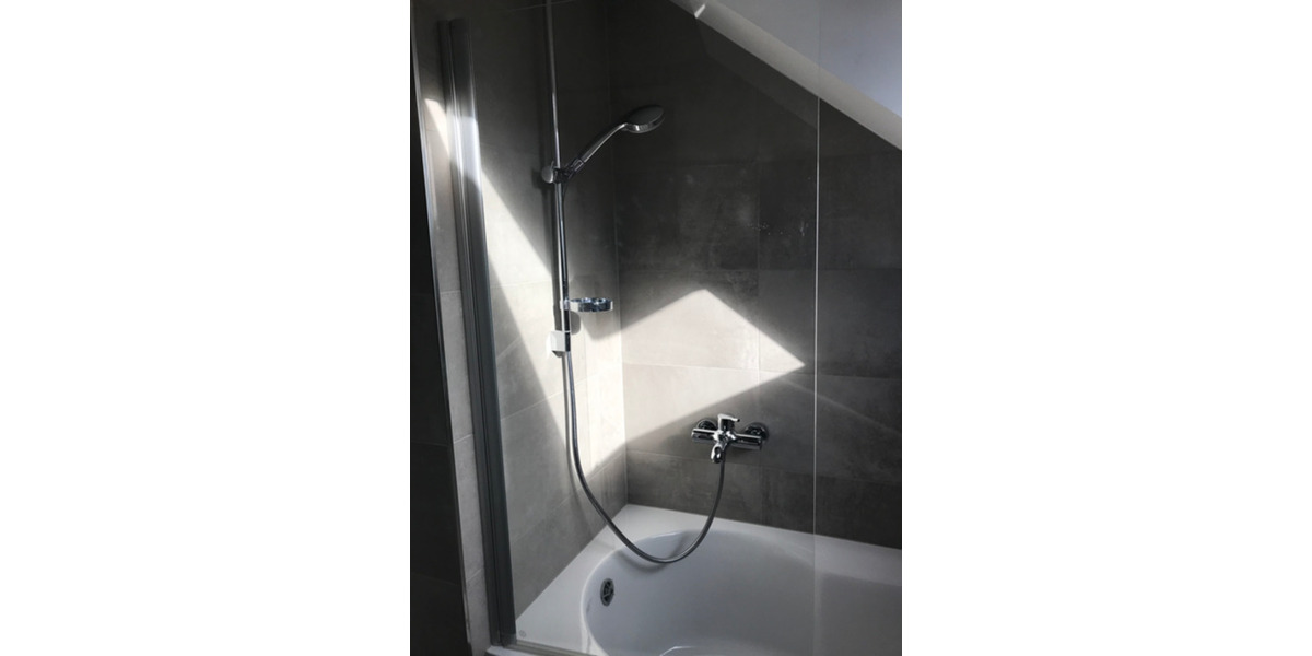 Dachgeschoßwohnung Bonn Friesdorf - 1 Zimmer, 64 m&sup2;, 1.160&euro; | Angebot:24342087