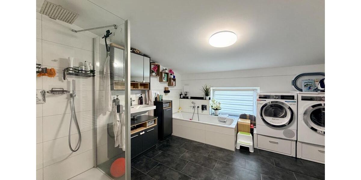 Etagenwohnung Eichendorf - 3 Zimmer, 120 m&sup2;, 1.080&euro; | Angebot:25920361