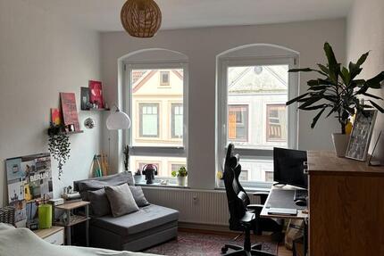 3er-WG | großes, helles Zimmer | Altbau | Holzdielen | ab Dez. 1 zimmer