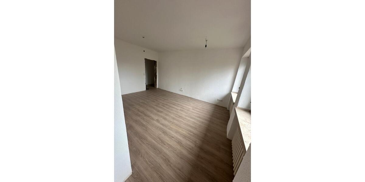 Erdgeschoßwohnung Sulzfeld - 3 Zimmer, 85 m&sup2;, 800&euro; | Angebot:26125909