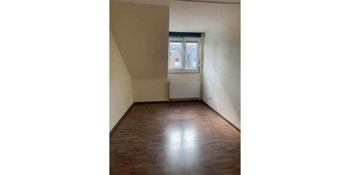 Dachgeschoßwohnung Wesel - 3 Zimmer, 68 m&sup2;, 650&euro; | Angebot:26492806