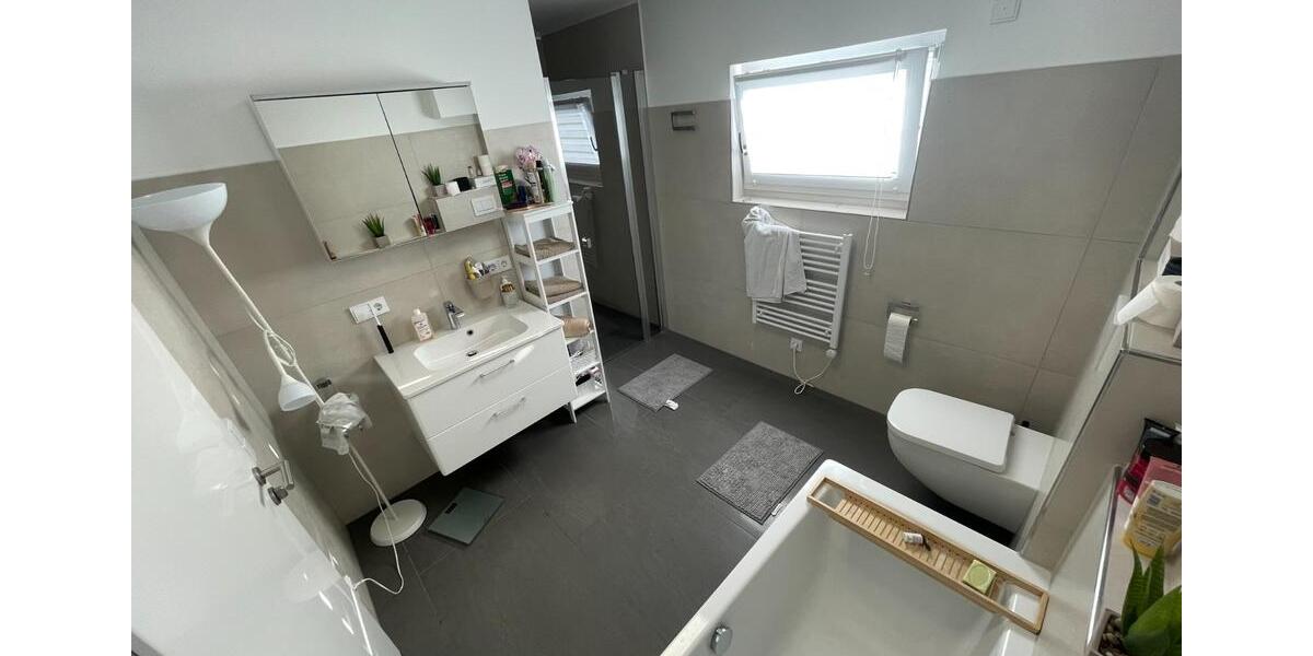 Doppelhaushälfte Hanau Lamboy - 6 Zimmer, 160 m&sup2;, 2.200&euro; | Angebot:25750507