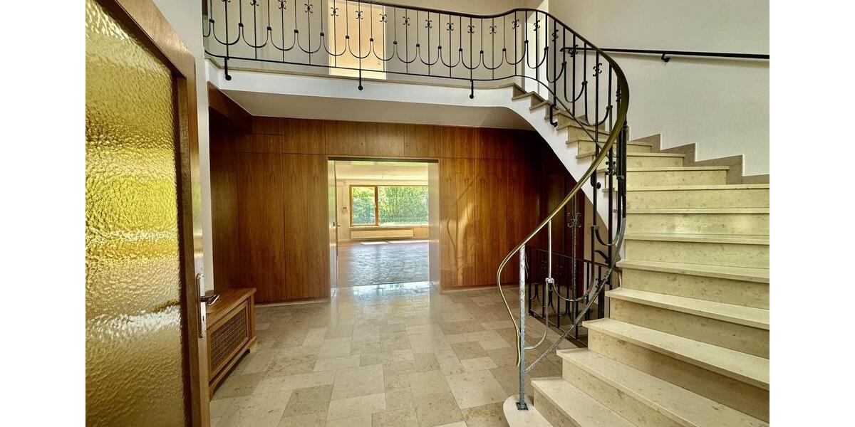 Einfamilienhaus mit großem Garten, Terrasse & Balkon, 274 m² zu vermieten 10 zimmer