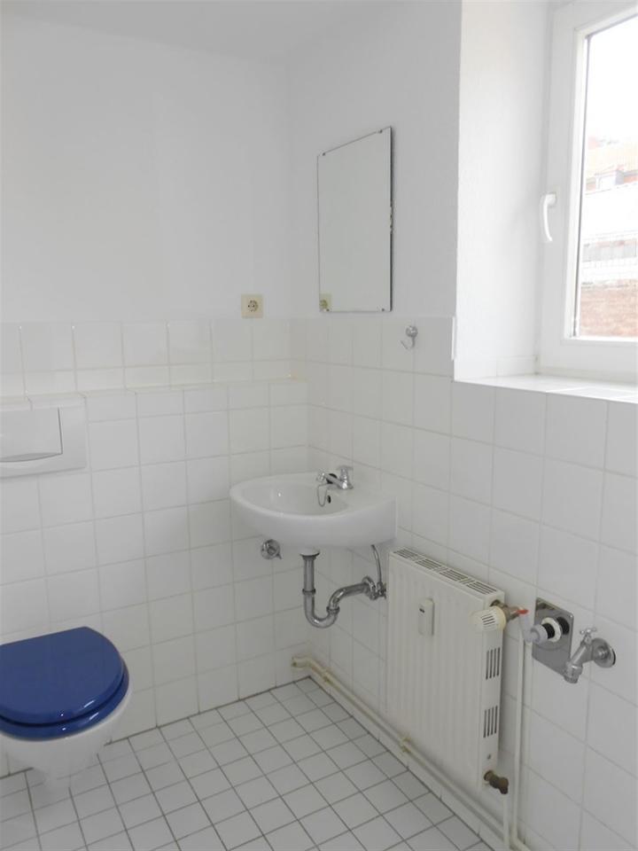 Maisonette Wohnung mit Einbauküche in der Güstrower Innenstadt zu vermieten!