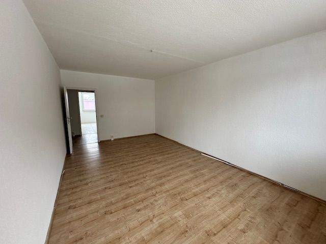 Etagenwohnung Magdeburg Neu Olvenstedt - 3 Zimmer, 70 m&sup2;, 420&euro; | Angebot:25666261