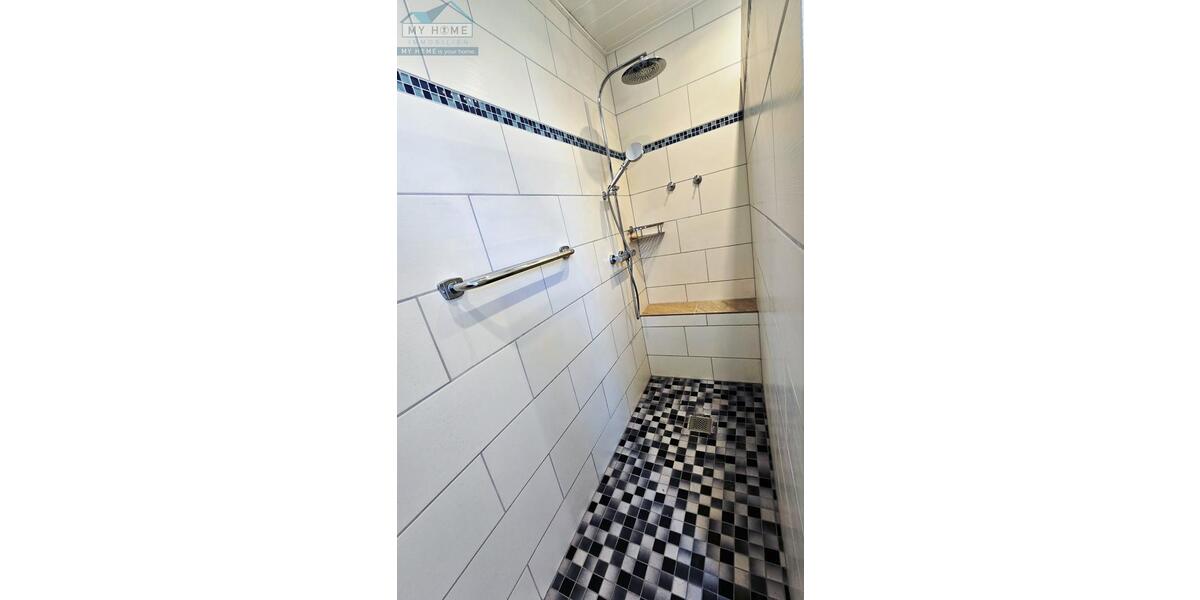 Etagenwohnung Trier Feyen-Weismark - 4 Zimmer, 102 m&sup2;, 1.250&euro; | Angebot:24704978