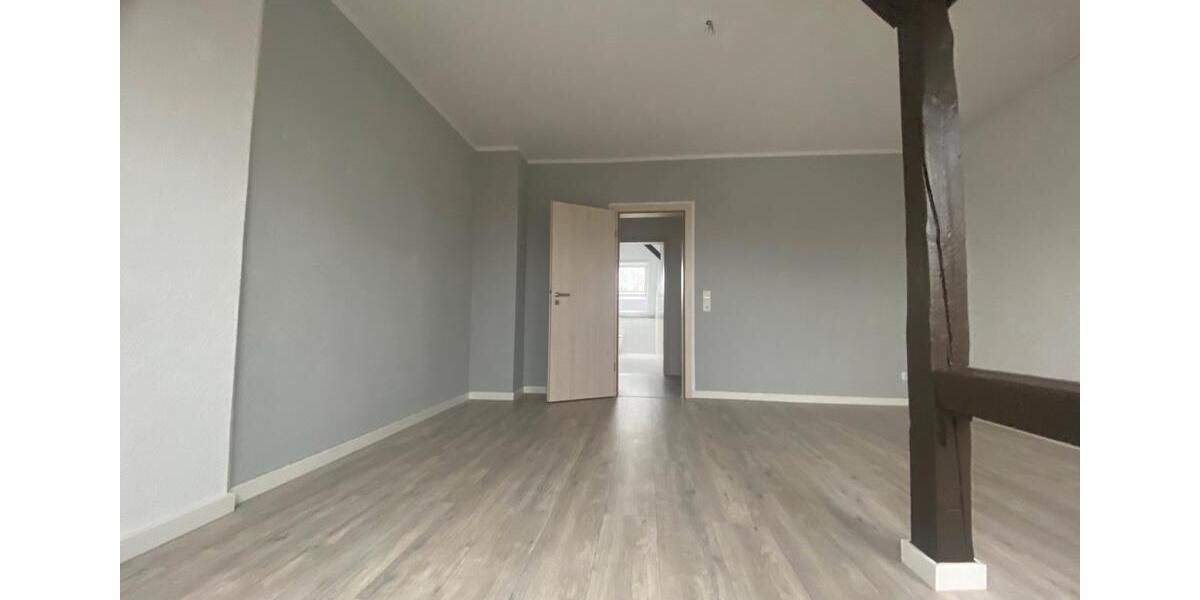Dachgeschoßwohnung Zwickau Zwickau-West - 2 Zimmer, 56 m&sup2;, 340&euro; | Angebot:26649282