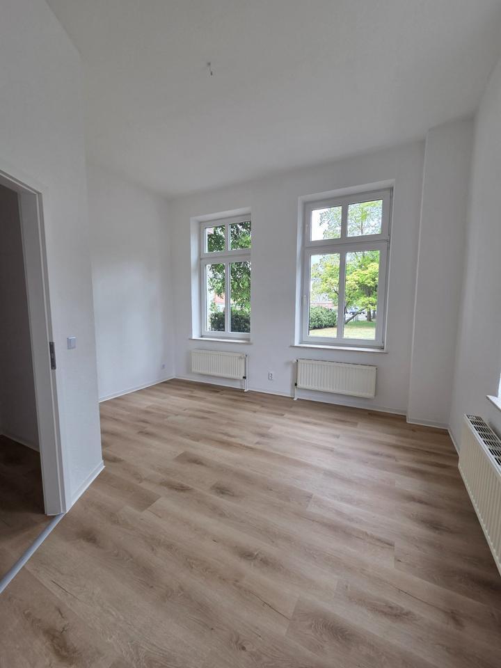 Sanierte 3-Raum Wohnung im Erdgeschoss zu vermieten !