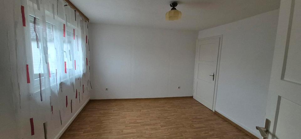 Einfamilienhaus Waldbrunn - 6 Zimmer, 100 m&sup2;, 1.000&euro; | Angebot:25652000