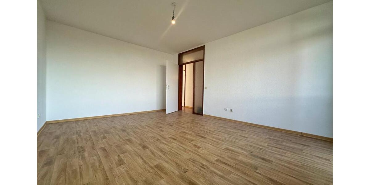 Helle 3-Zimmer-Wohnung mit Balkon - frisch renoviert - KDB 3 zimmer