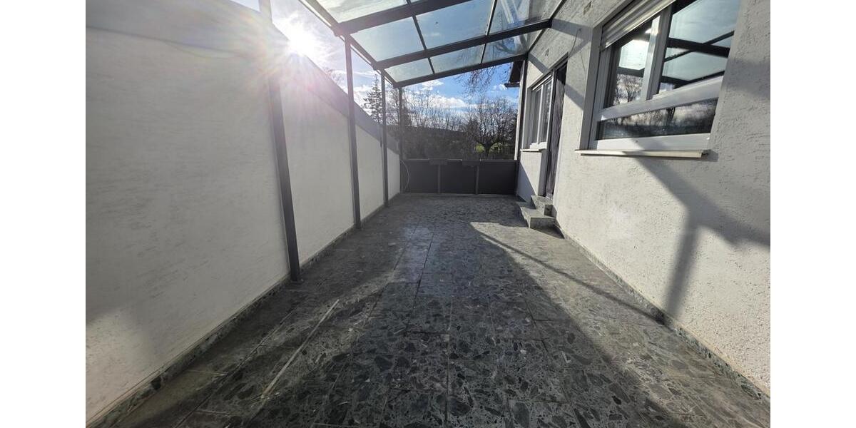 Etagenwohnung Lohfelden - 3 Zimmer, 130 m&sup2;, 950&euro; | Angebot:24542814