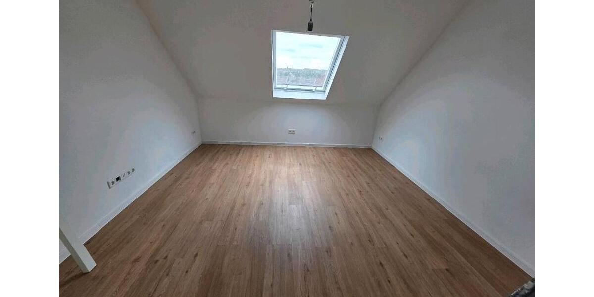 Dachgeschoßwohnung Hagen Hagen-Mitte - 4 Zimmer, 77 m&sup2;, 1.100&euro; | Angebot:26048079