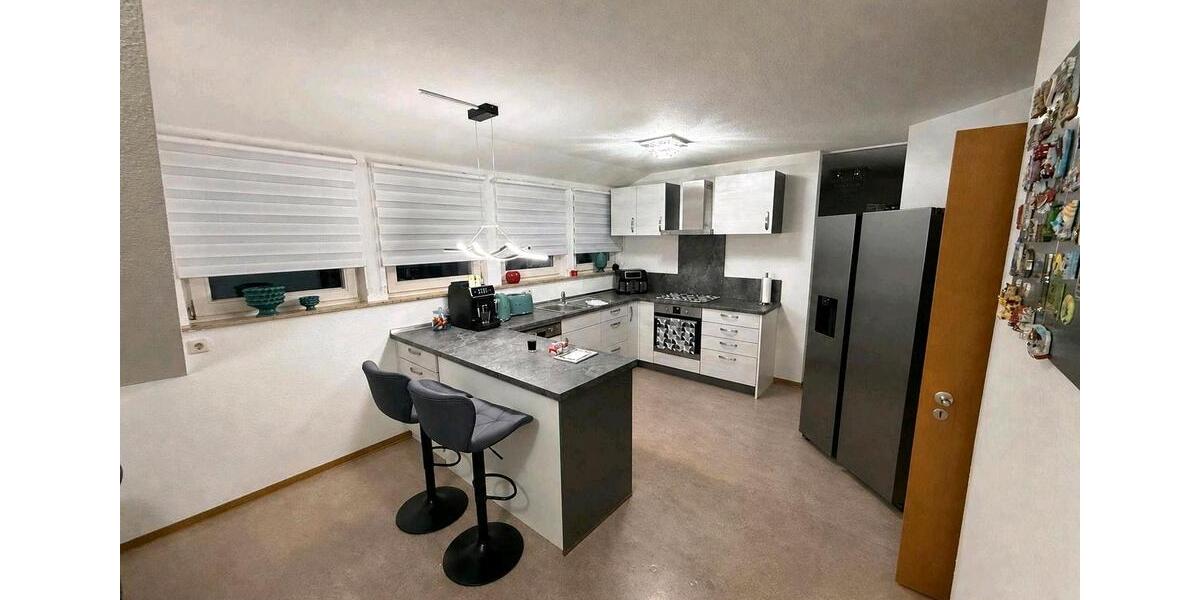 Dachgeschoßwohnung Laichingen - 3.5 Zimmer, 115 m&sup2;, 1.180&euro; | Angebot:26550372
