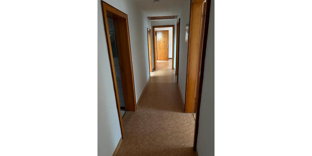 Dachgeschoßwohnung Völklingen - 3 Zimmer, 68 m&sup2;, 400&euro; | Angebot:26600730