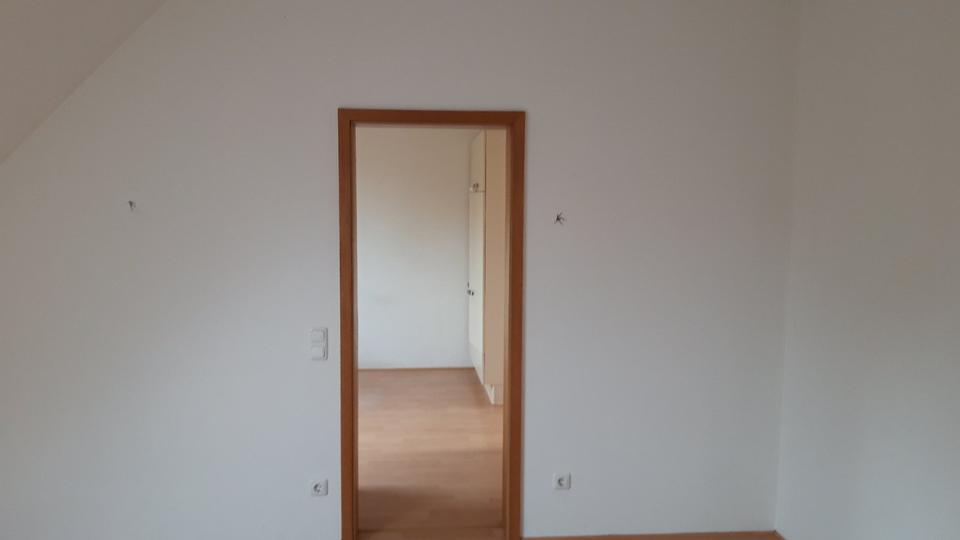 Dachgeschoßwohnung Essen Stadtbezirk VII - 2.5 Zimmer, 48 m&sup2;, 570&euro; | Angebot:26153579