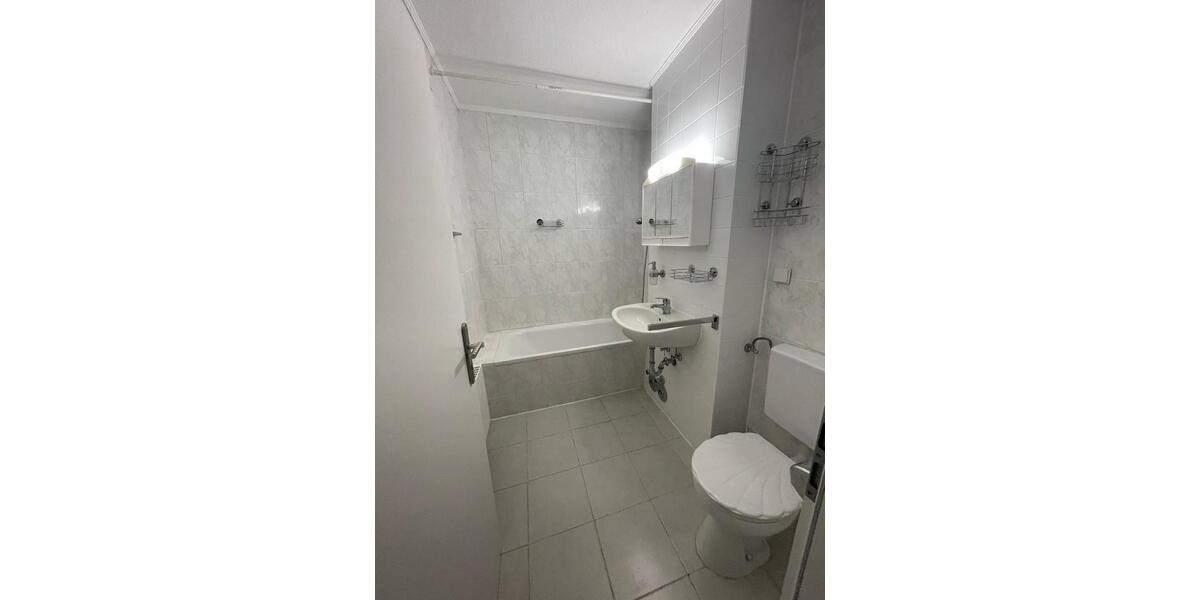 Helle 2 Zimmer EG Wohnung mit Balkon 2 zimmer