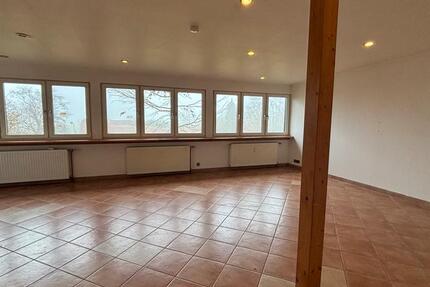 Schöne 2 Zimmer Wohnung mit EBK,Stellplatz und Blick über Felder 2 zimmer