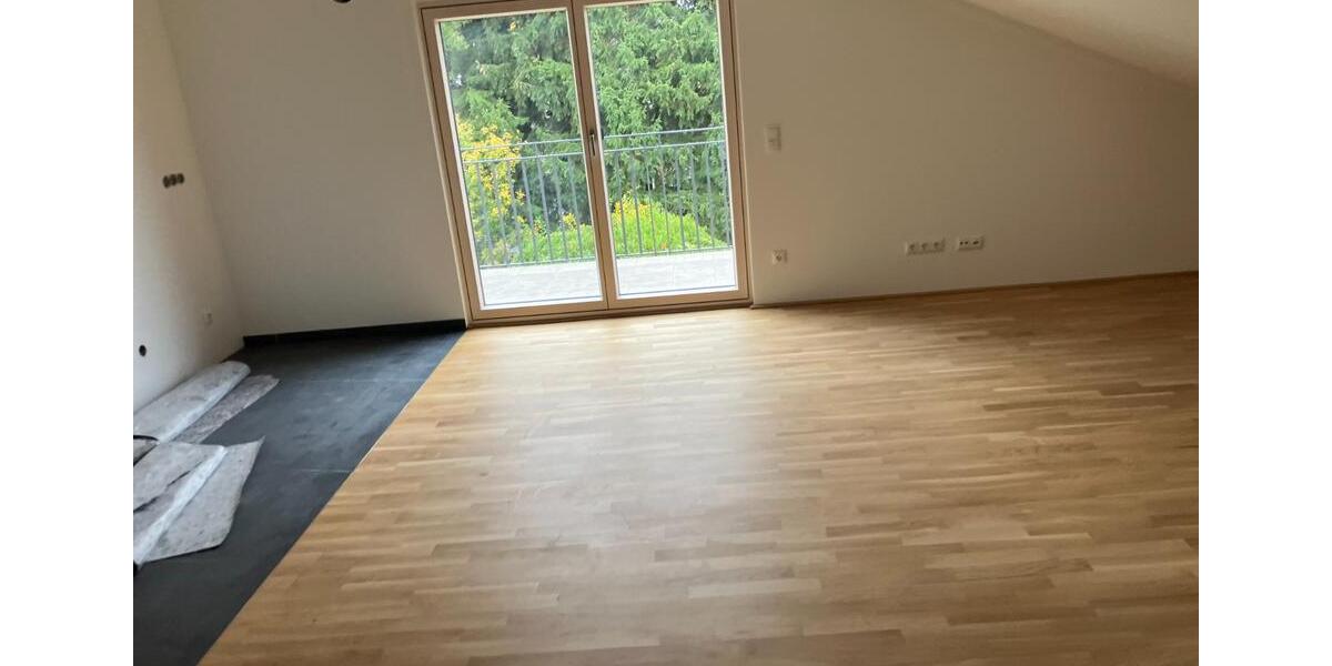 Dachgeschoßwohnung Grafrath - 3 Zimmer, 67 m&sup2;, 2.100&euro; | Angebot:24524231