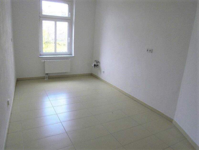 ***Hergeschaut*** Dachgeschoss mit schickem Tageslichtbad, Eckbadewanne und kleiner Dachterrasse