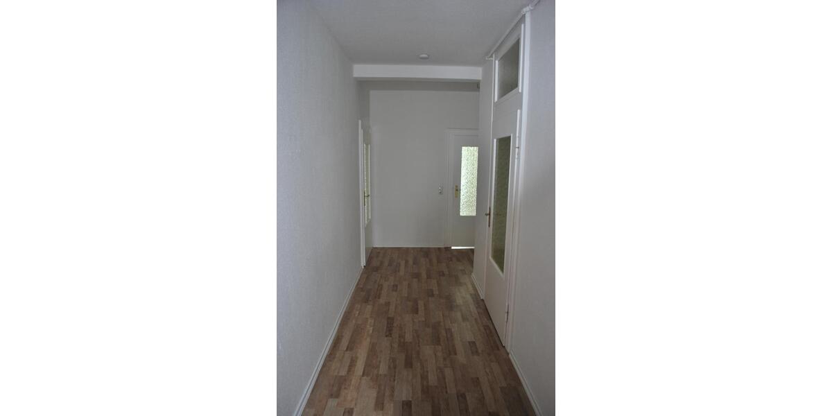 4 Raum Wohnung 2 OG rechts ab sofort frei 4 zimmer