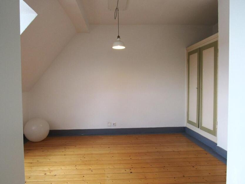 Exklusive 3-Zimmer DG-Wohnung in stilvoller Jugendstilvilla