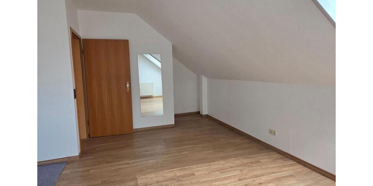 Etagenwohnung Norden - 2 Zimmer, 80 m&sup2;, 690&euro; | Angebot:26030402