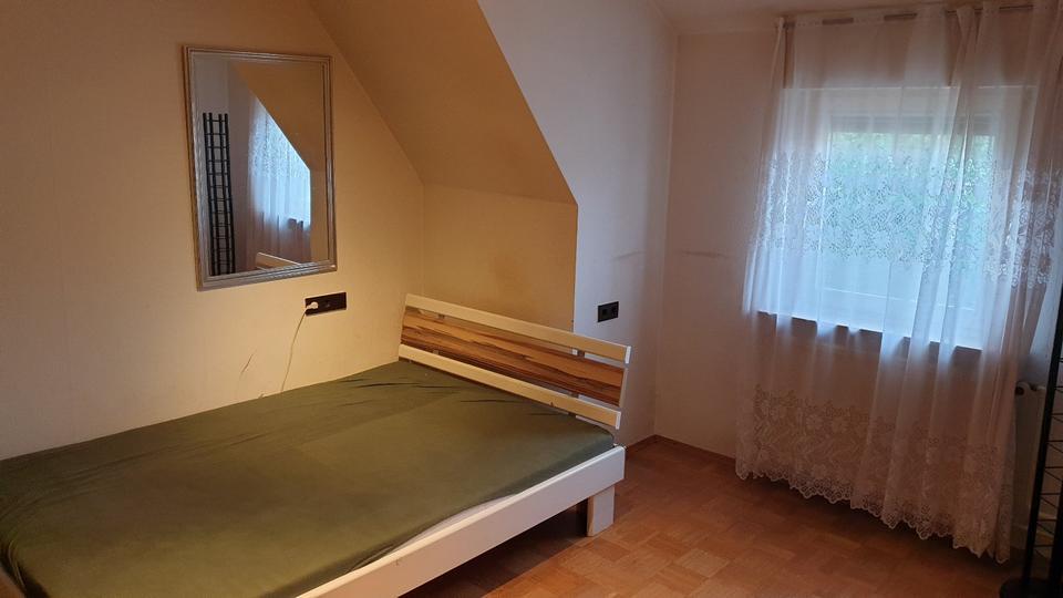 Vermiete in Nürtingen, Kirchheimer Strasse 54, 1 WG- Zimmer