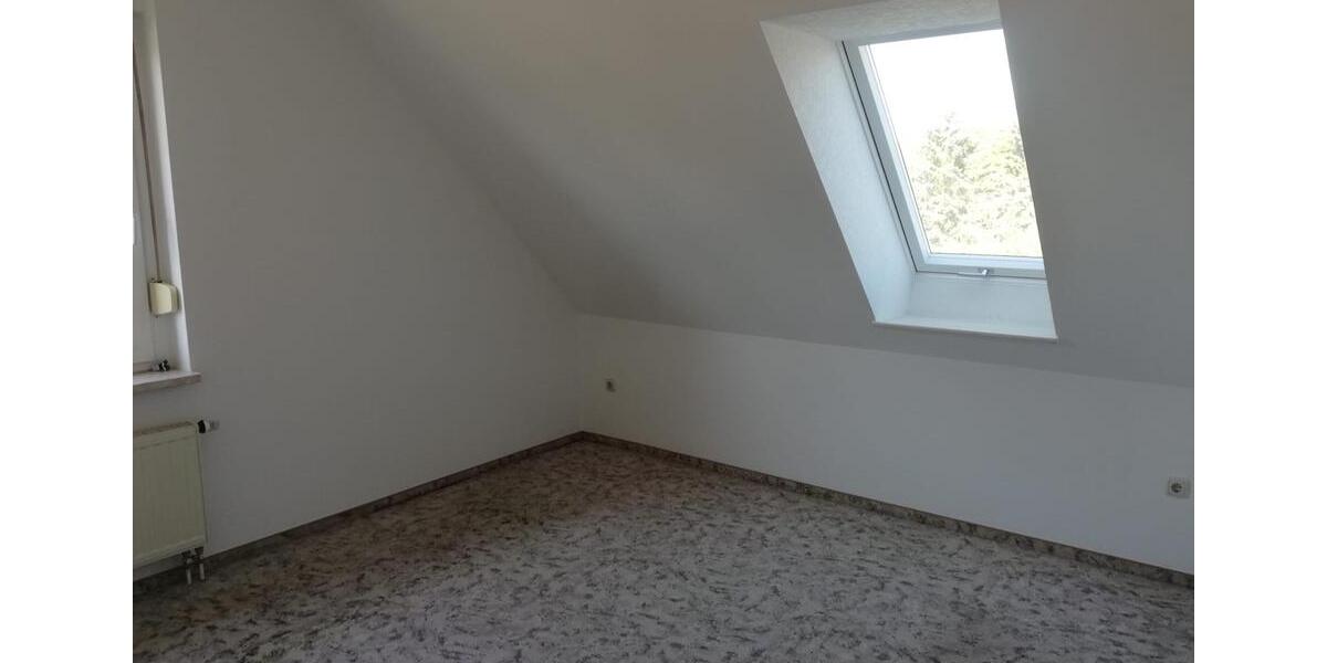 Dachgeschoßwohnung Zossen - 3 Zimmer, 65 m&sup2;, 800&euro; | Angebot:26497424