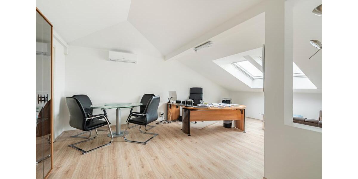 Leben und Arbeiten in Großziethen – Zweifamilienhaus mit großem Garten und Gewerbeeinheit 6 zimmer