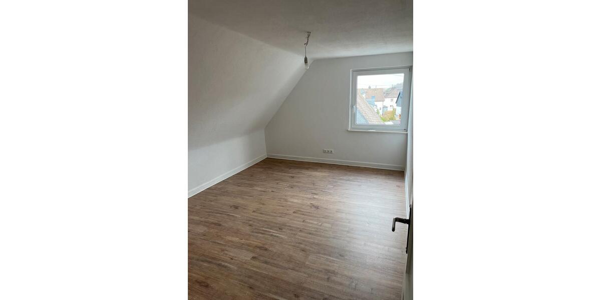 Etagenwohnung Kreuztal - 5 Zimmer, 100 m&sup2;, 790&euro; | Angebot:26689289