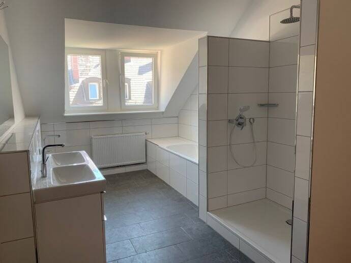 Etagenwohnung Baden-Baden Innenstadt - 4 Zimmer, 170 m&sup2;, 980&euro; | Angebot:26310300