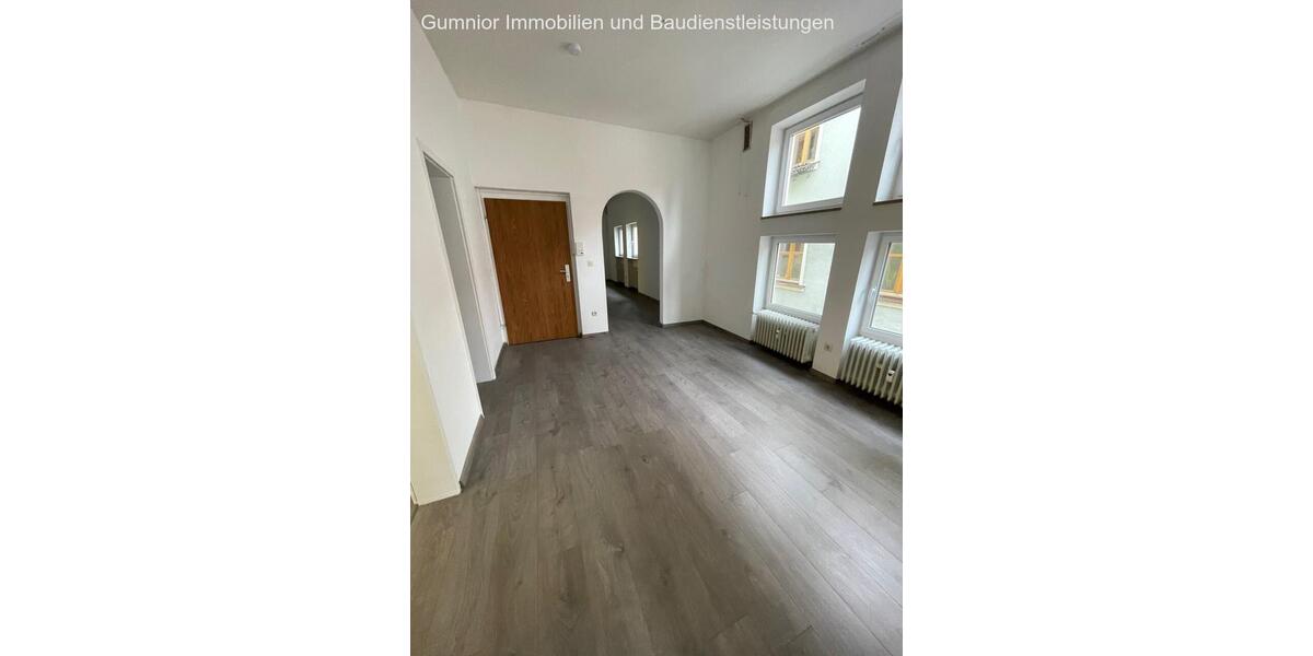 Erdgeschoßwohnung Neustadt an der Waldnaab - 4 Zimmer, 118 m&sup2;, 1.000&euro; | Angebot:25885072