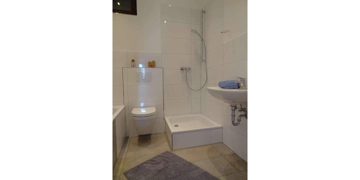 WG-Zimmer mit Einbauschrank in Hechtsheim inkl. W-Lan u.v.m. 1 zimmer