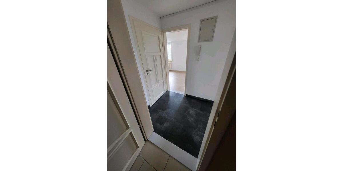 Etagenwohnung Neuhaus am Rennweg - 2 Zimmer, 60 m&sup2;, 570&euro; | Angebot:26670705