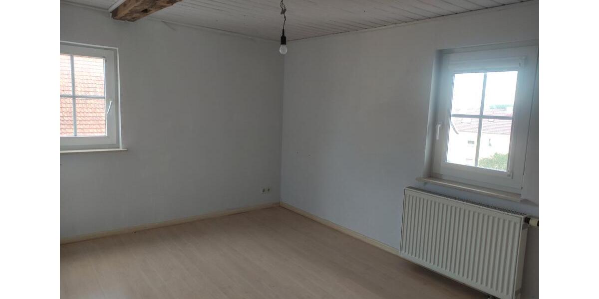 4 Zimmer Wohnung,~90 qm, Küche, Balkon, Stellplatz, Garten, Wanne 4 zimmer